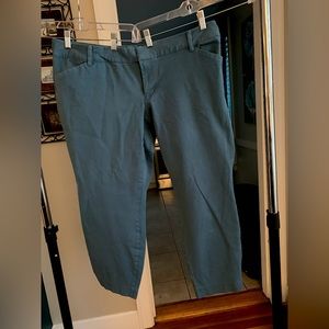 Old Navy plus Daisy Ankle pants 20